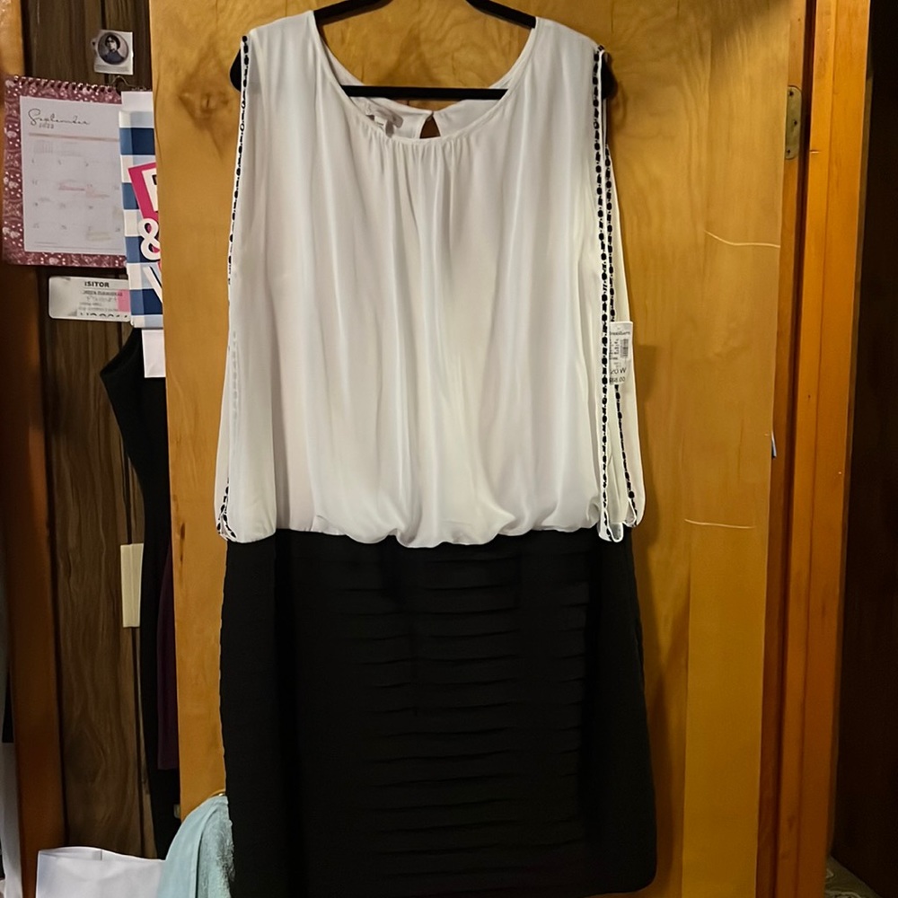Black & White dressy dress! Size 20W! Brand new with tags!